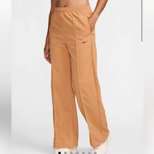 Nike Women's Sportswear Everything Wovens Mid-Rise Open-Hem Parachute pants